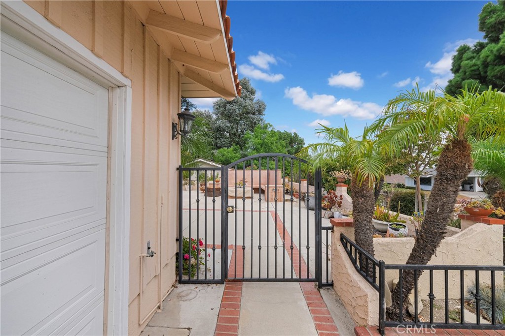 27127 Shorewood Road