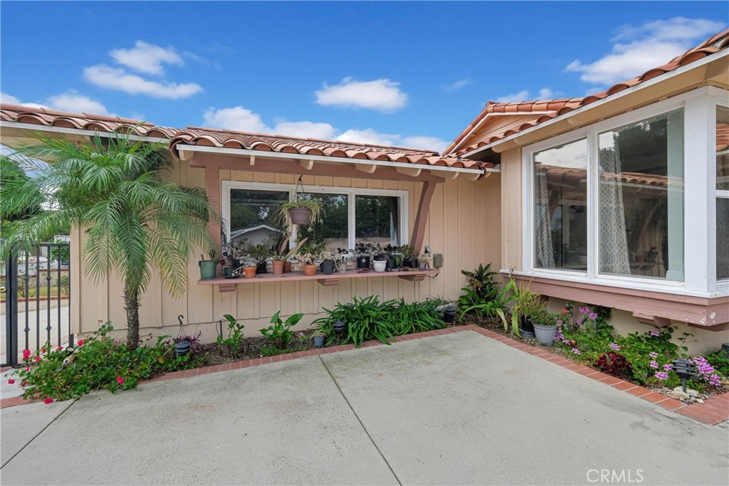 27127 Shorewood Road