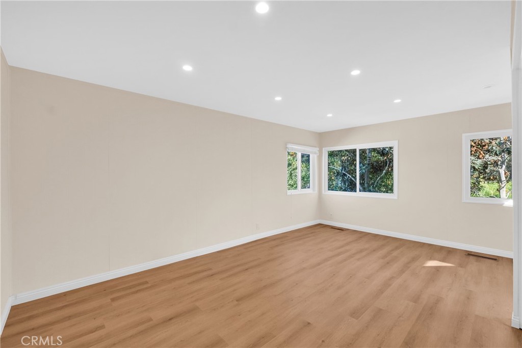 27104 Shorewood Road