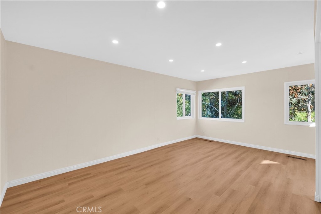 27104 Shorewood Road