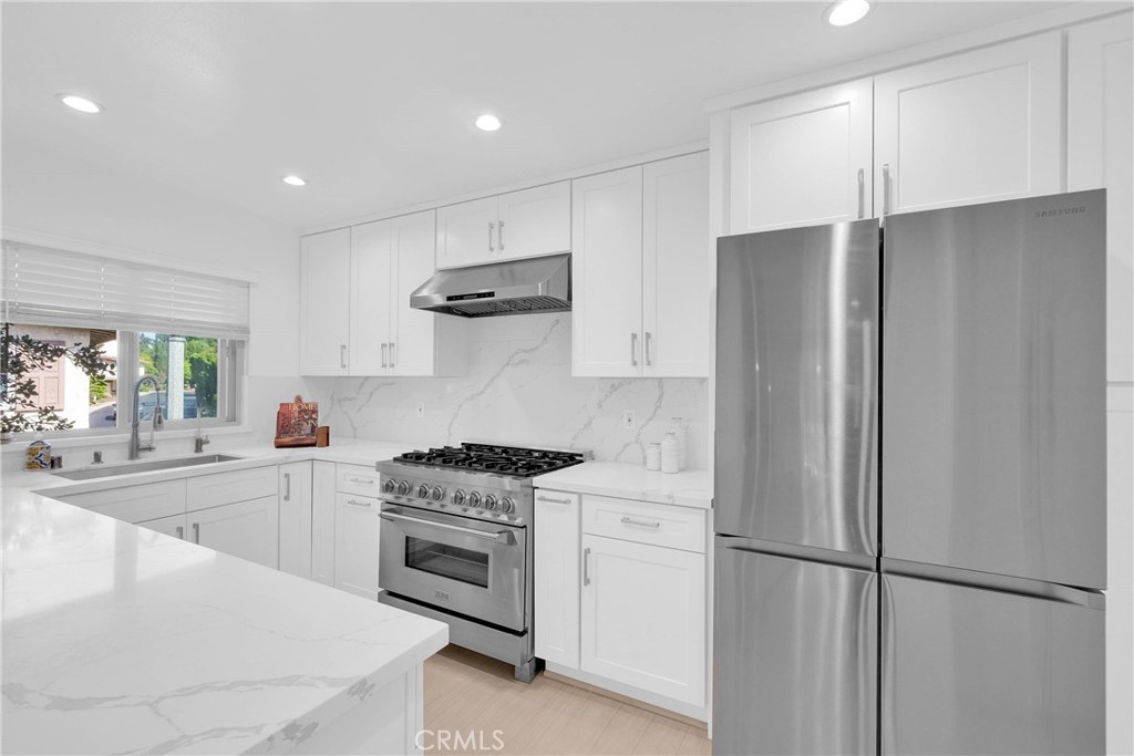 28127 Ridgethorne Court