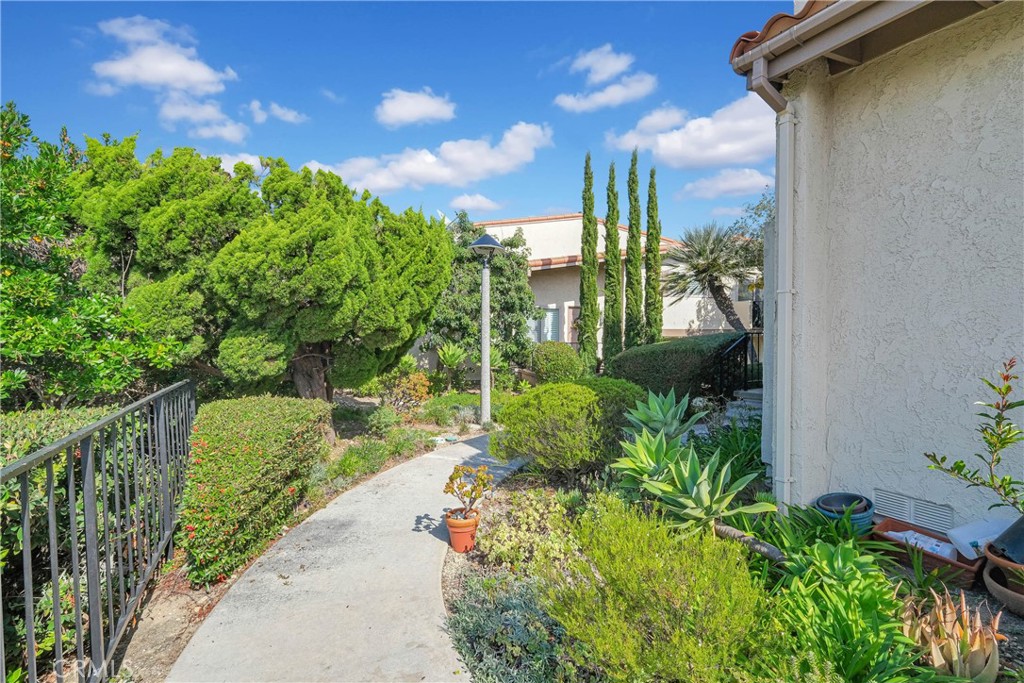 28127 Ridgethorne Court