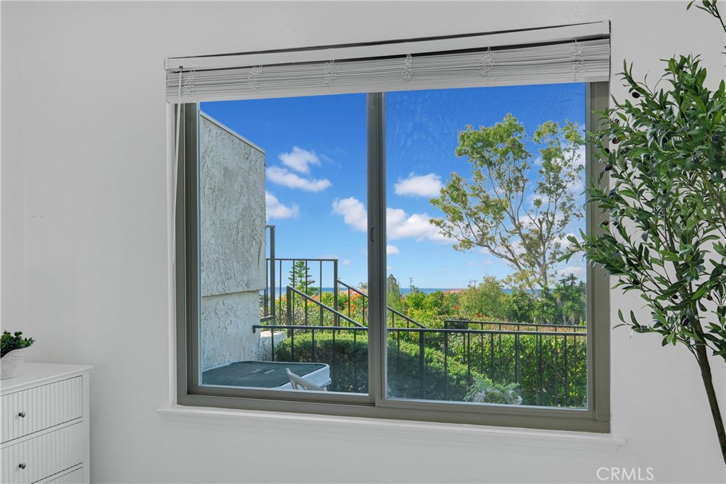 28127 Ridgethorne Court