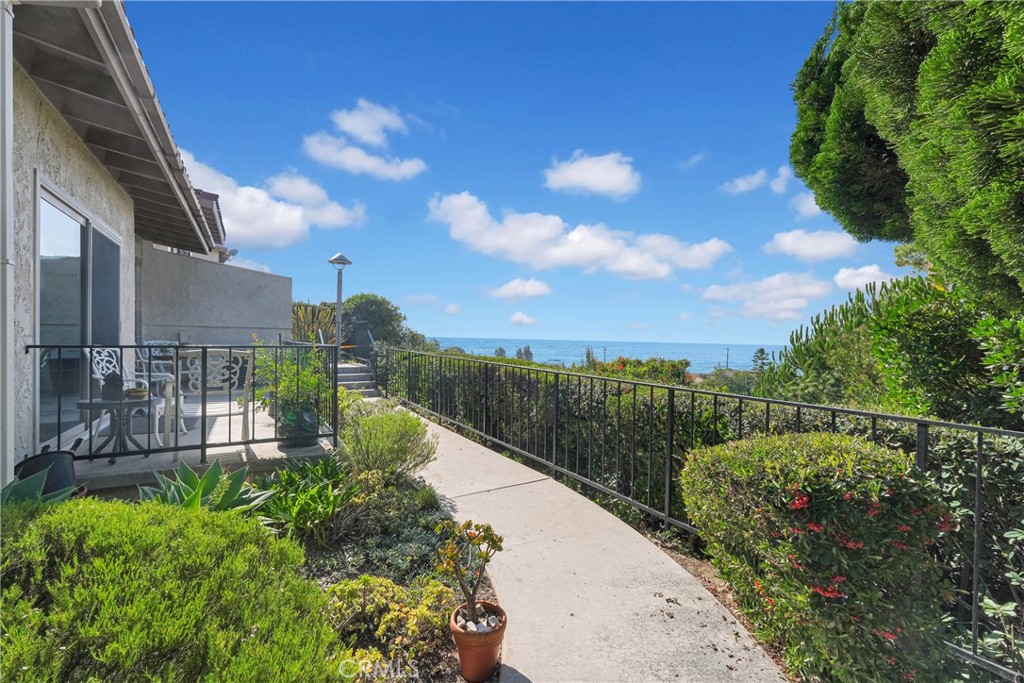 28127 Ridgethorne Court