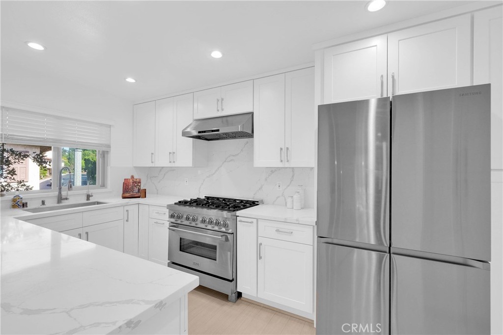 28127 Ridgethorne Court