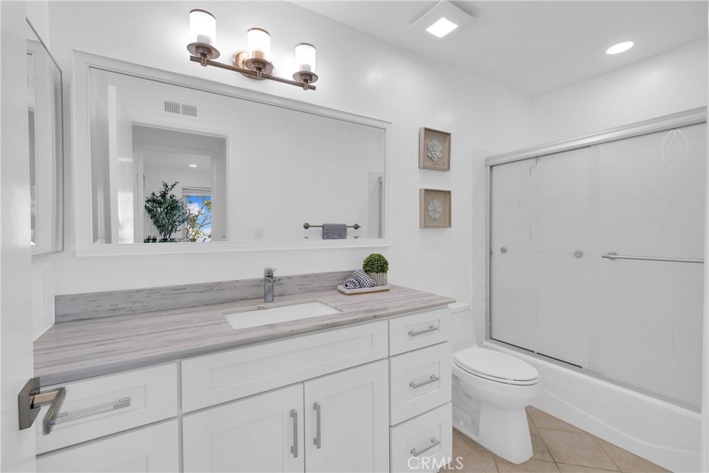 28127 Ridgethorne Court