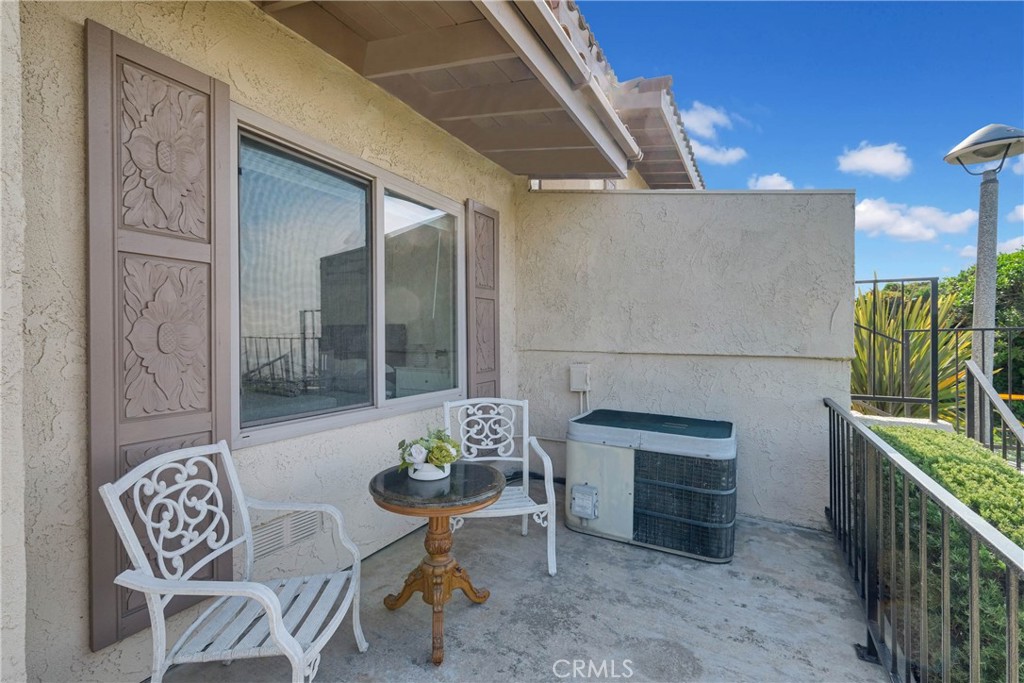 28127 Ridgethorne Court