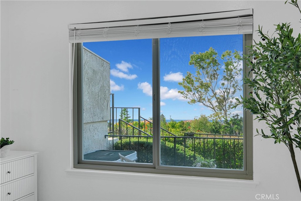 28127 Ridgethorne Court