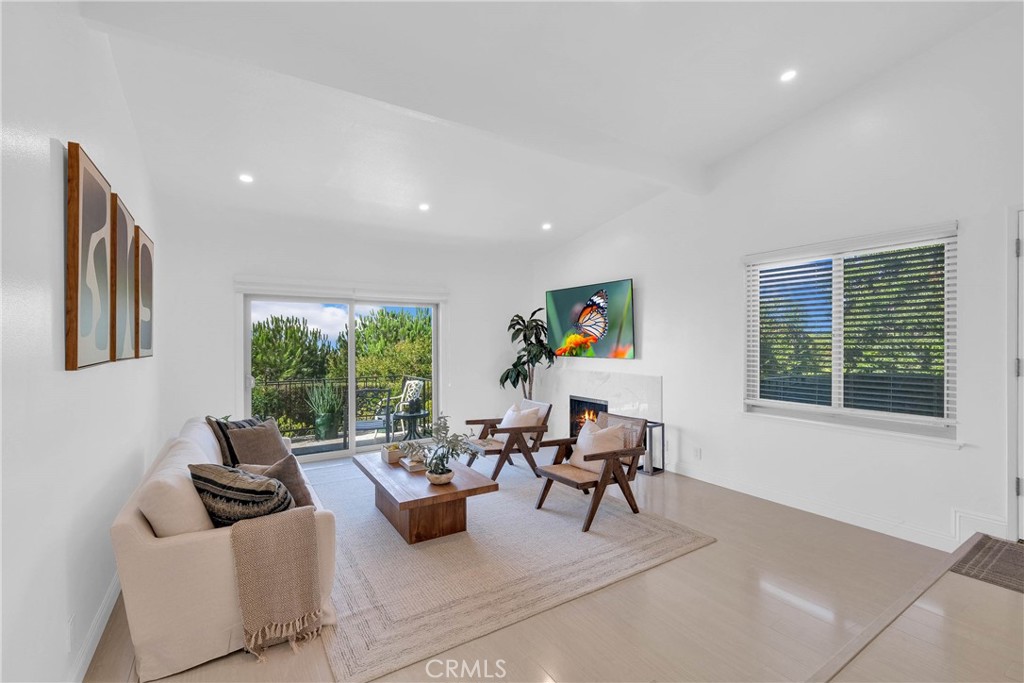 28127 Ridgethorne Court