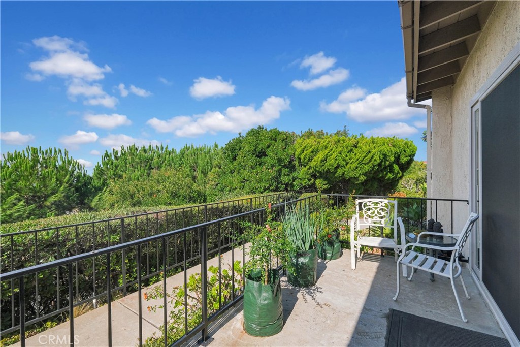 28127 Ridgethorne Court