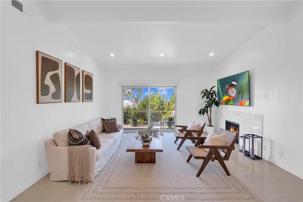 28127 Ridgethorne Court