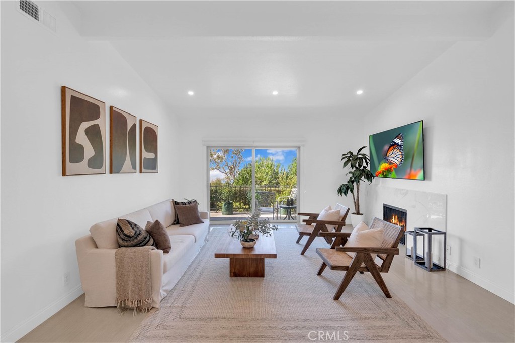 28127 Ridgethorne Court