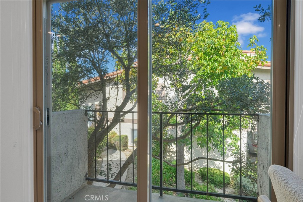 28127 Ridgethorne Court