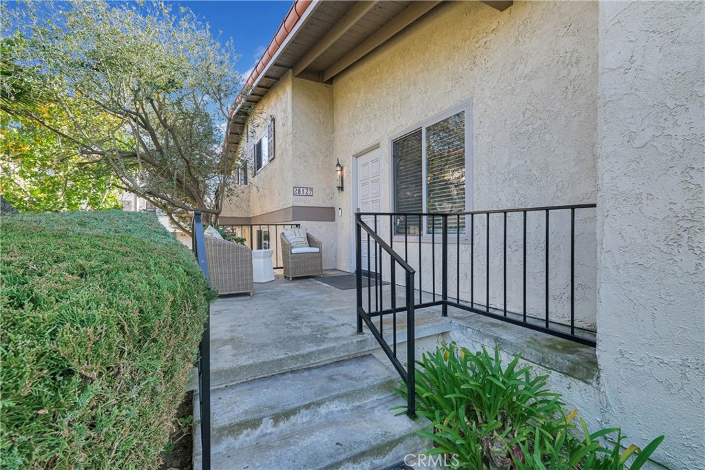 28127 Ridgethorne Court