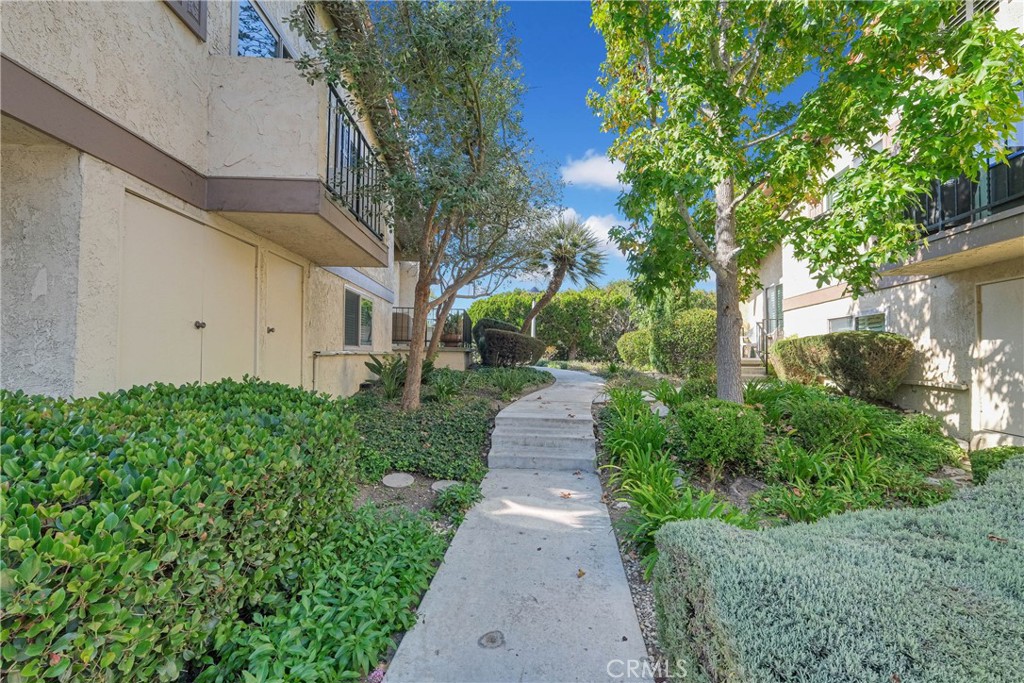 28127 Ridgethorne Court