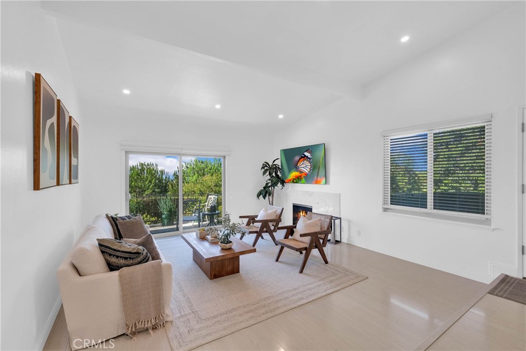 28127 Ridgethorne Court