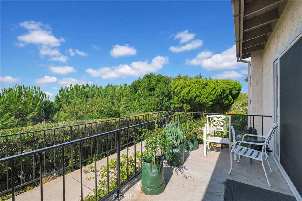 28127 Ridgethorne Court