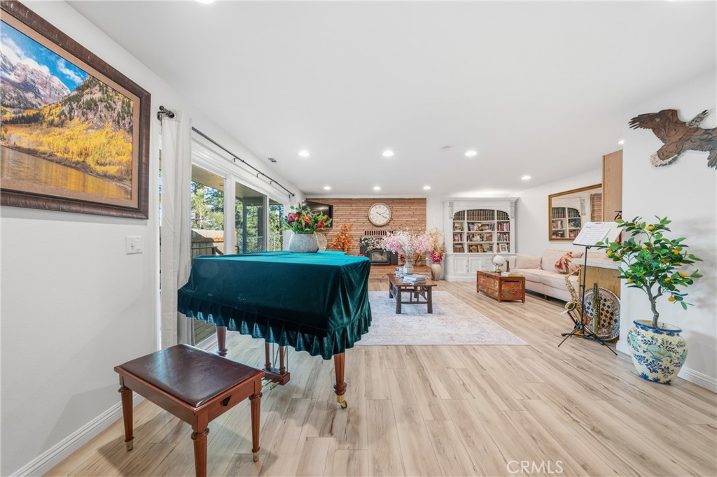 195 Knoll