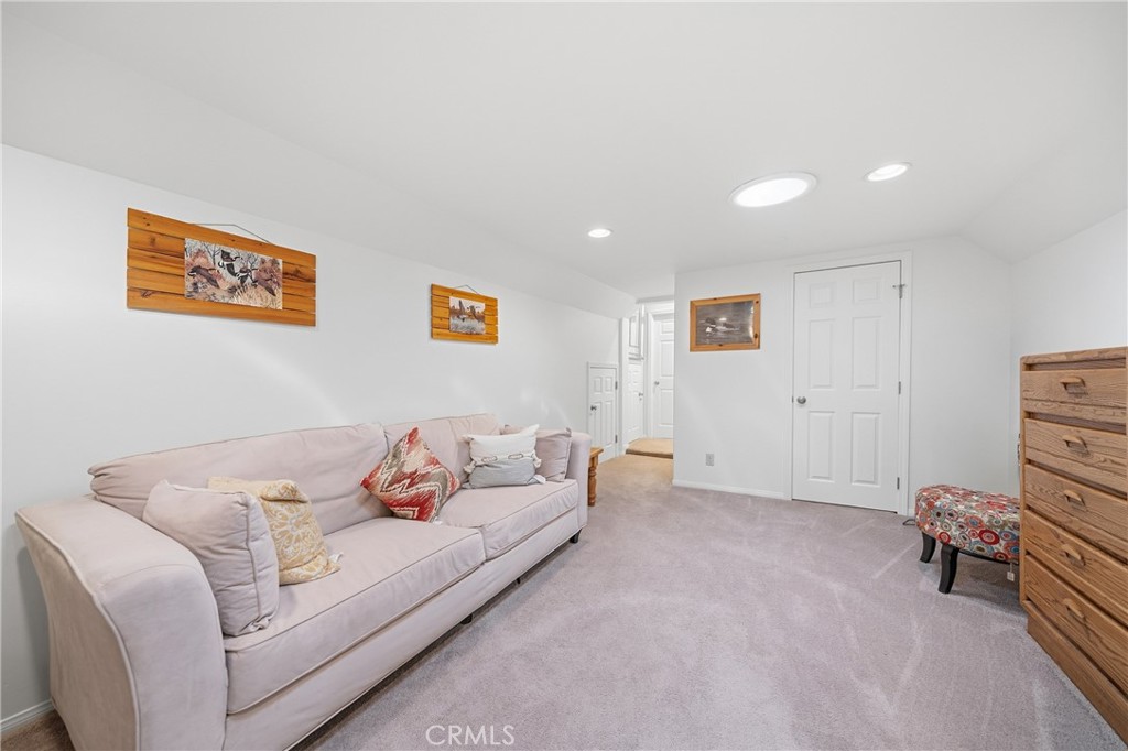 195 Knoll