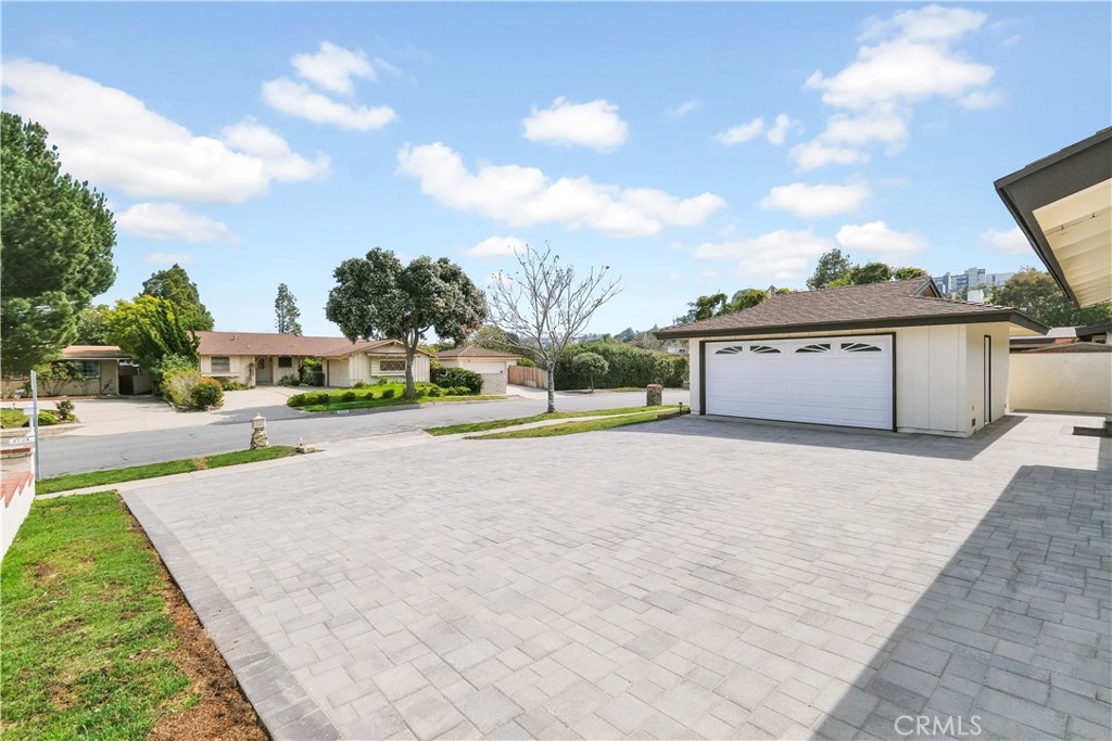 27135 Shorewood Road