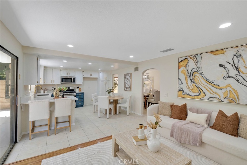 6285 Sunny Meadow