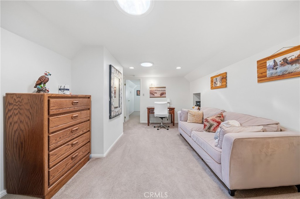 195 Knoll