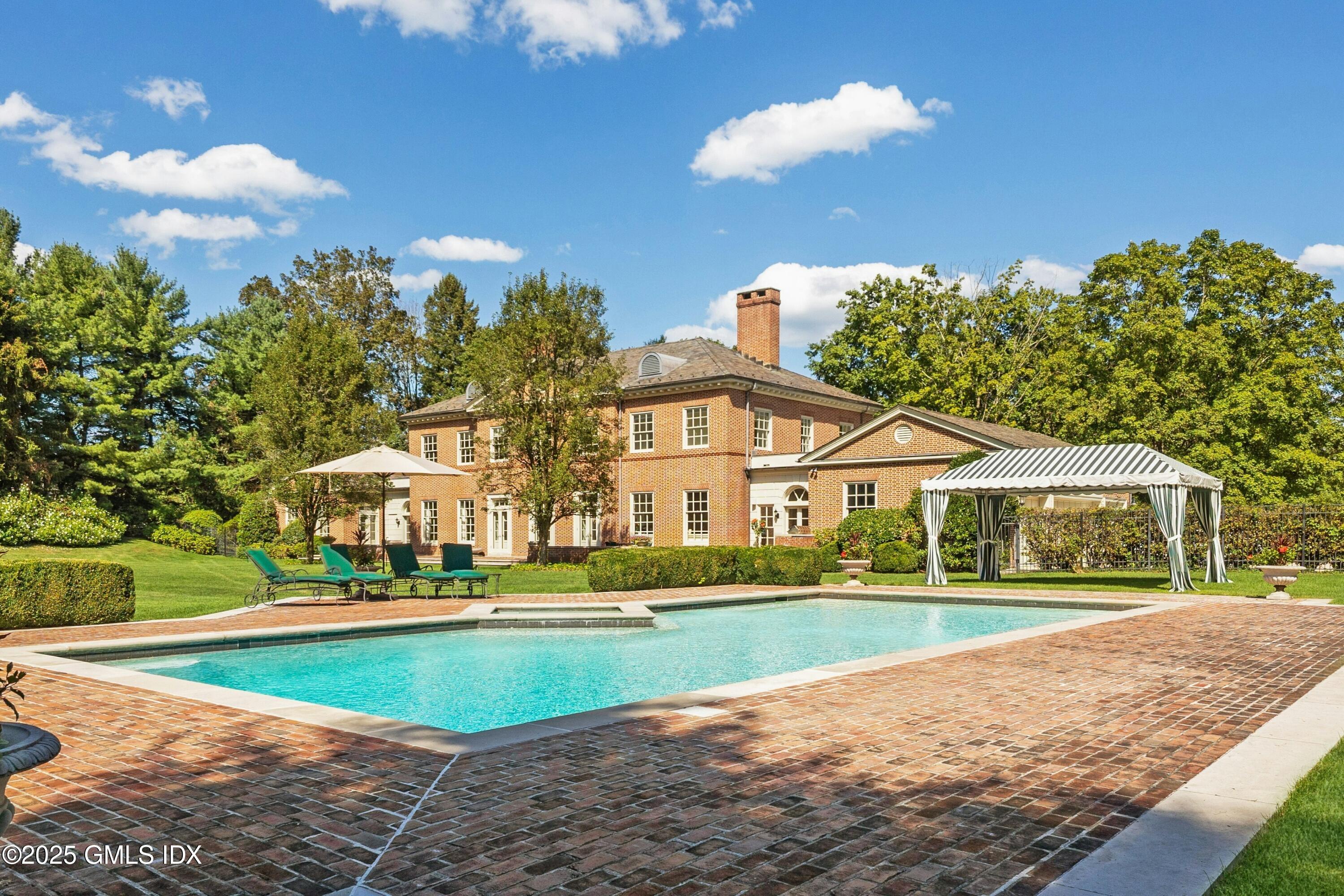 26 Andrews Farm Road
