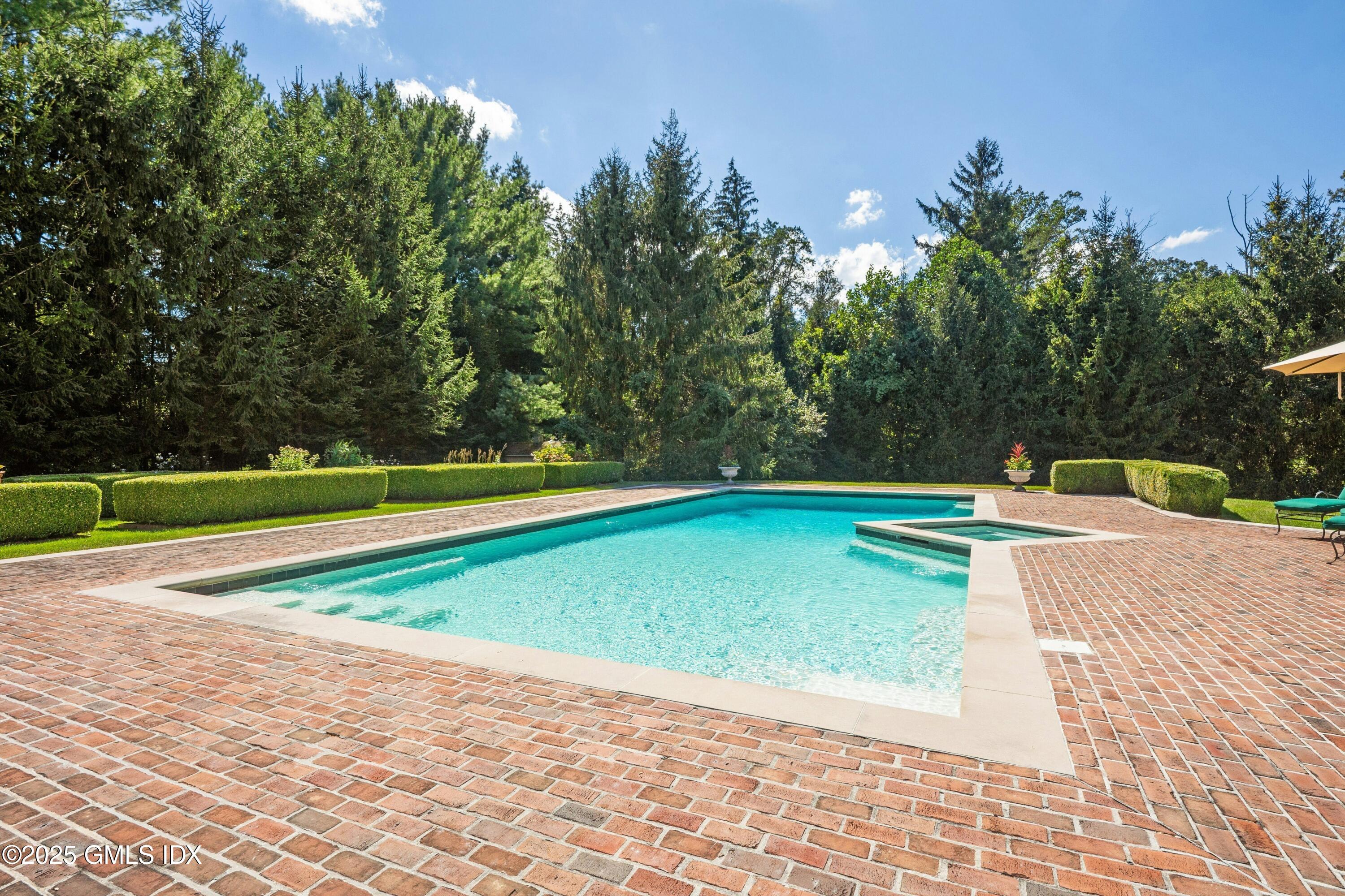 26 Andrews Farm Road