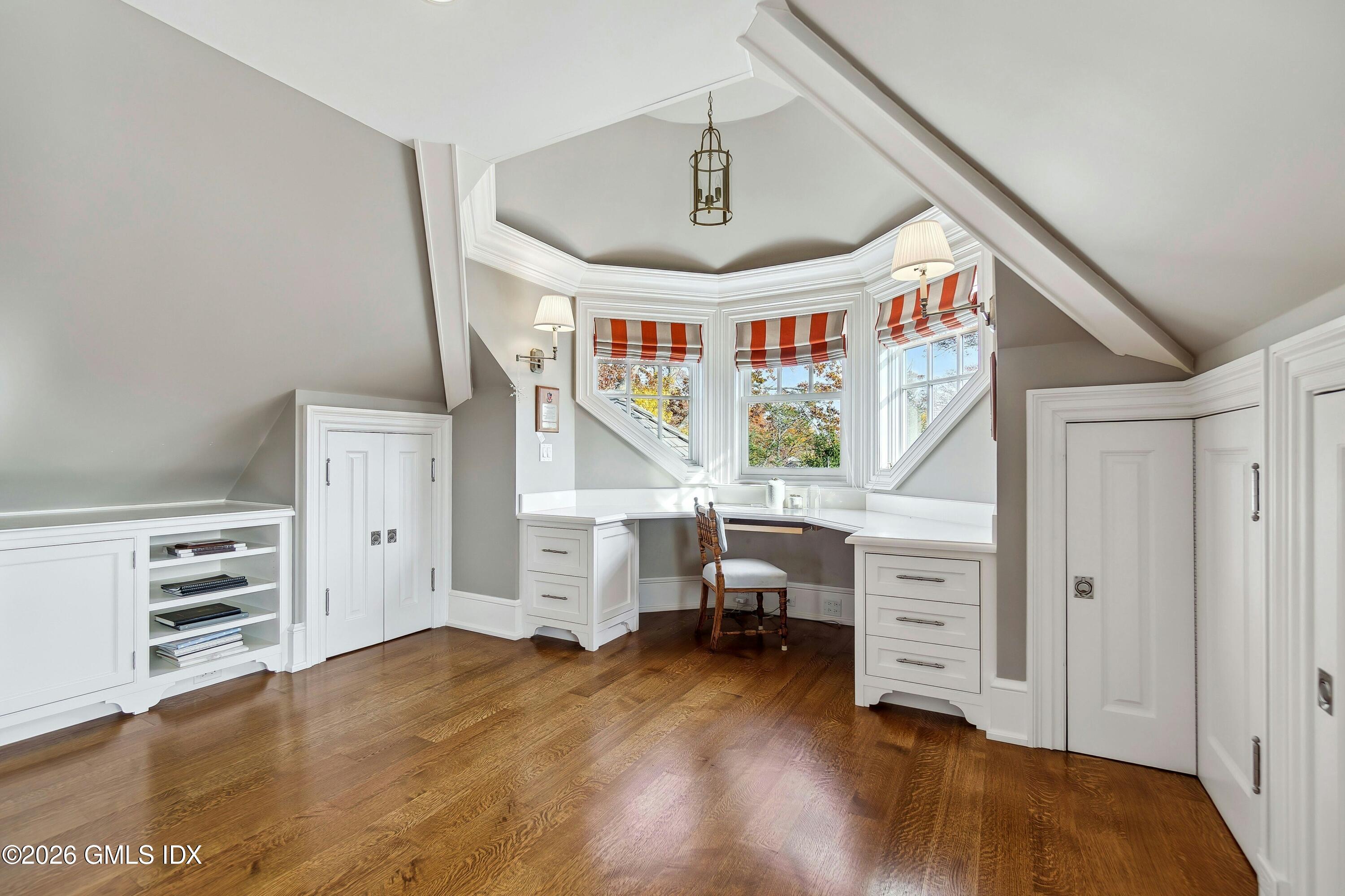 16 Indian Point Lane