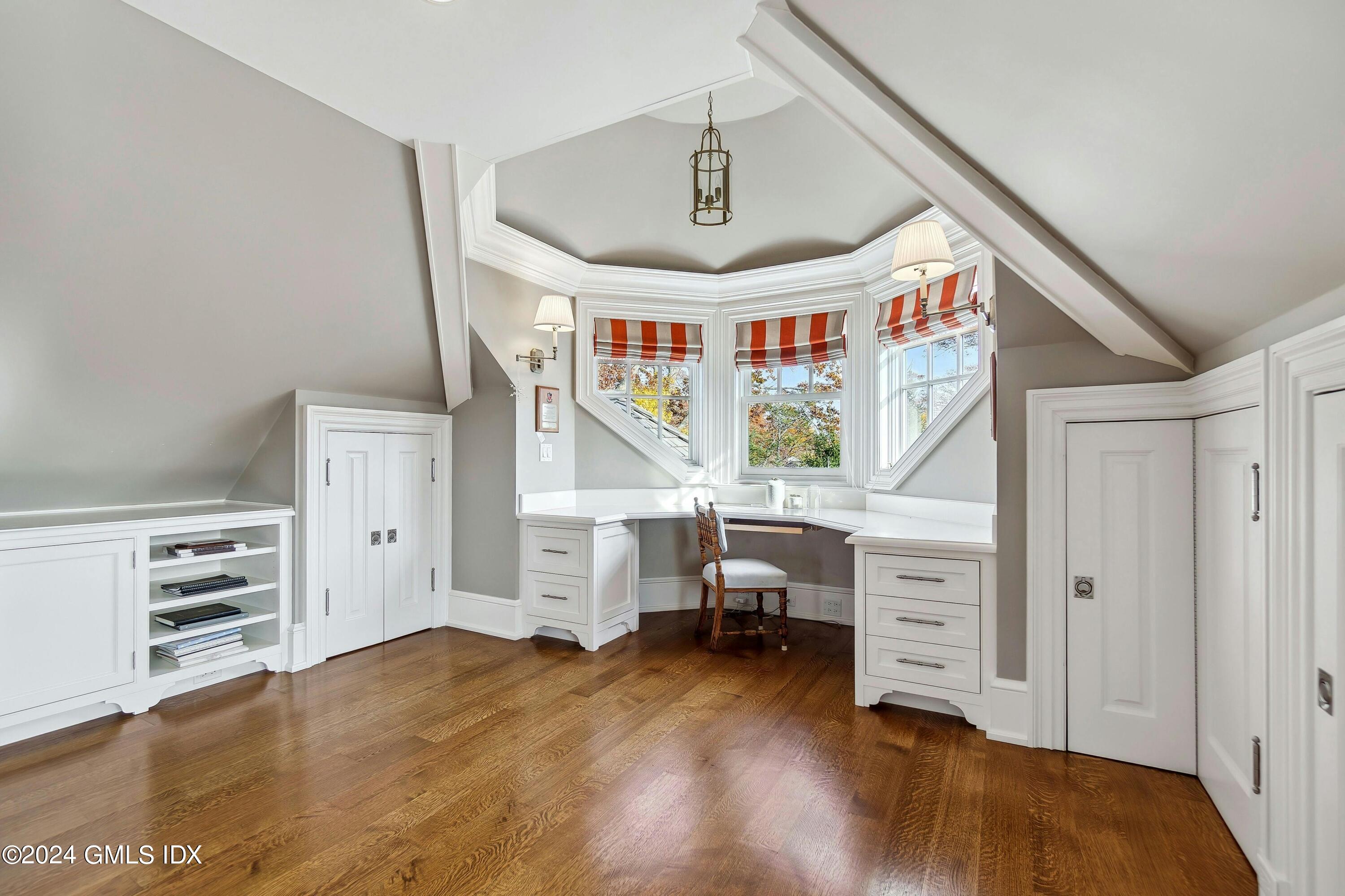 16 Indian Point Lane