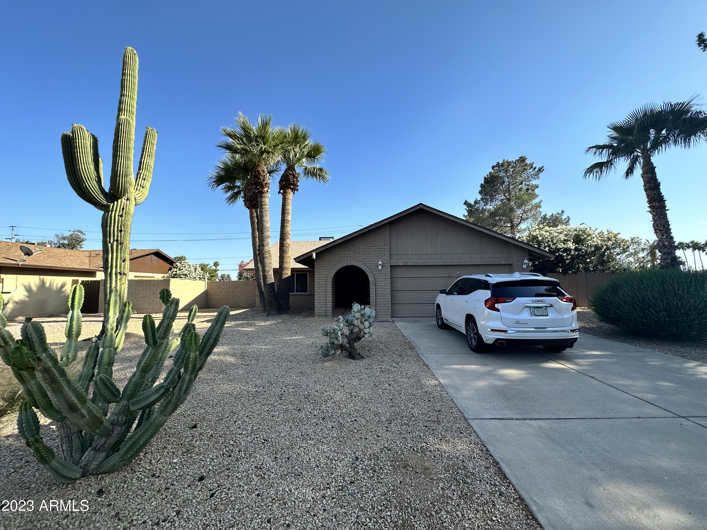 5117 E BECK Lane