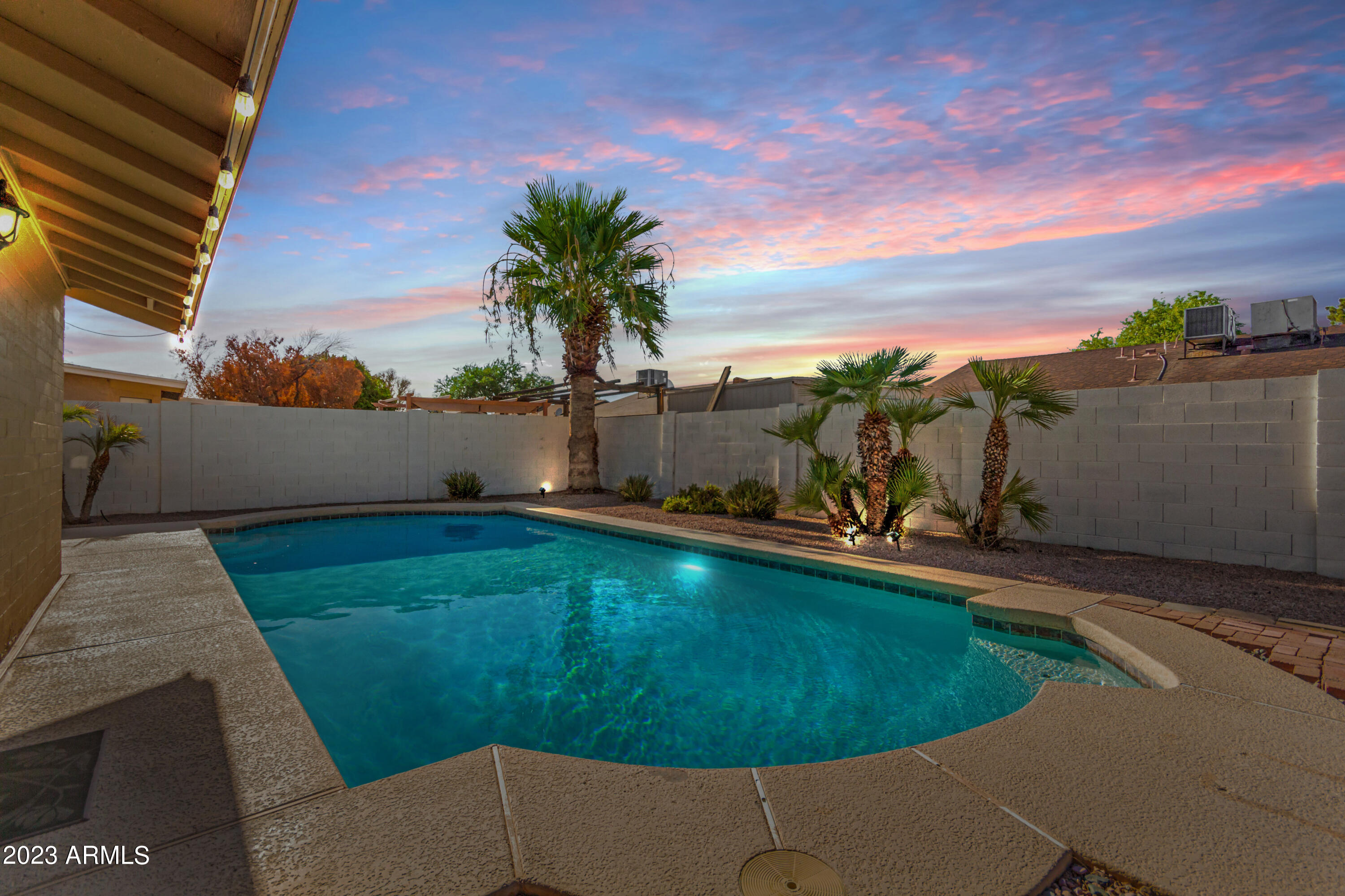 5558 W CORTEZ Street