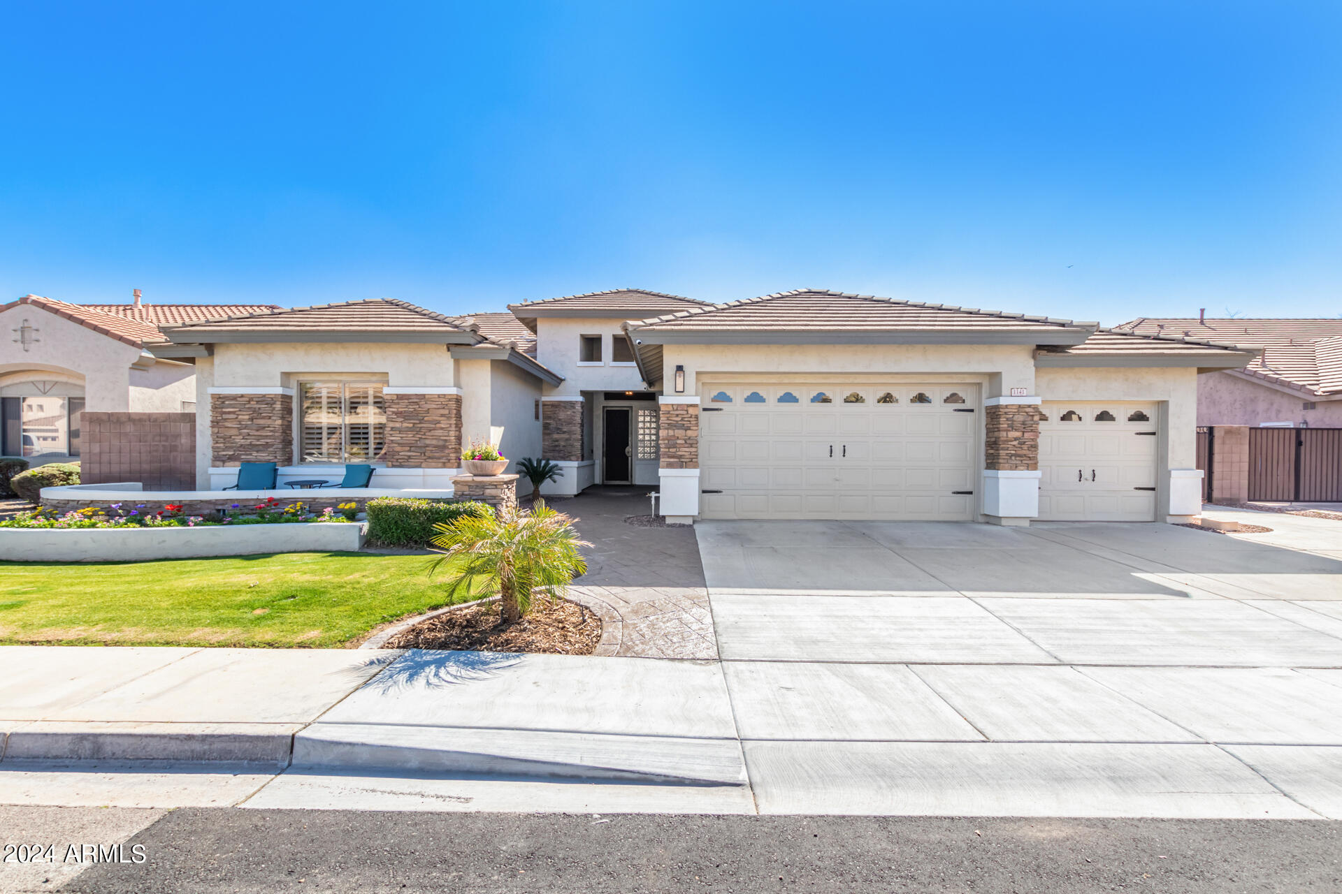 1141 E KAIBAB Place