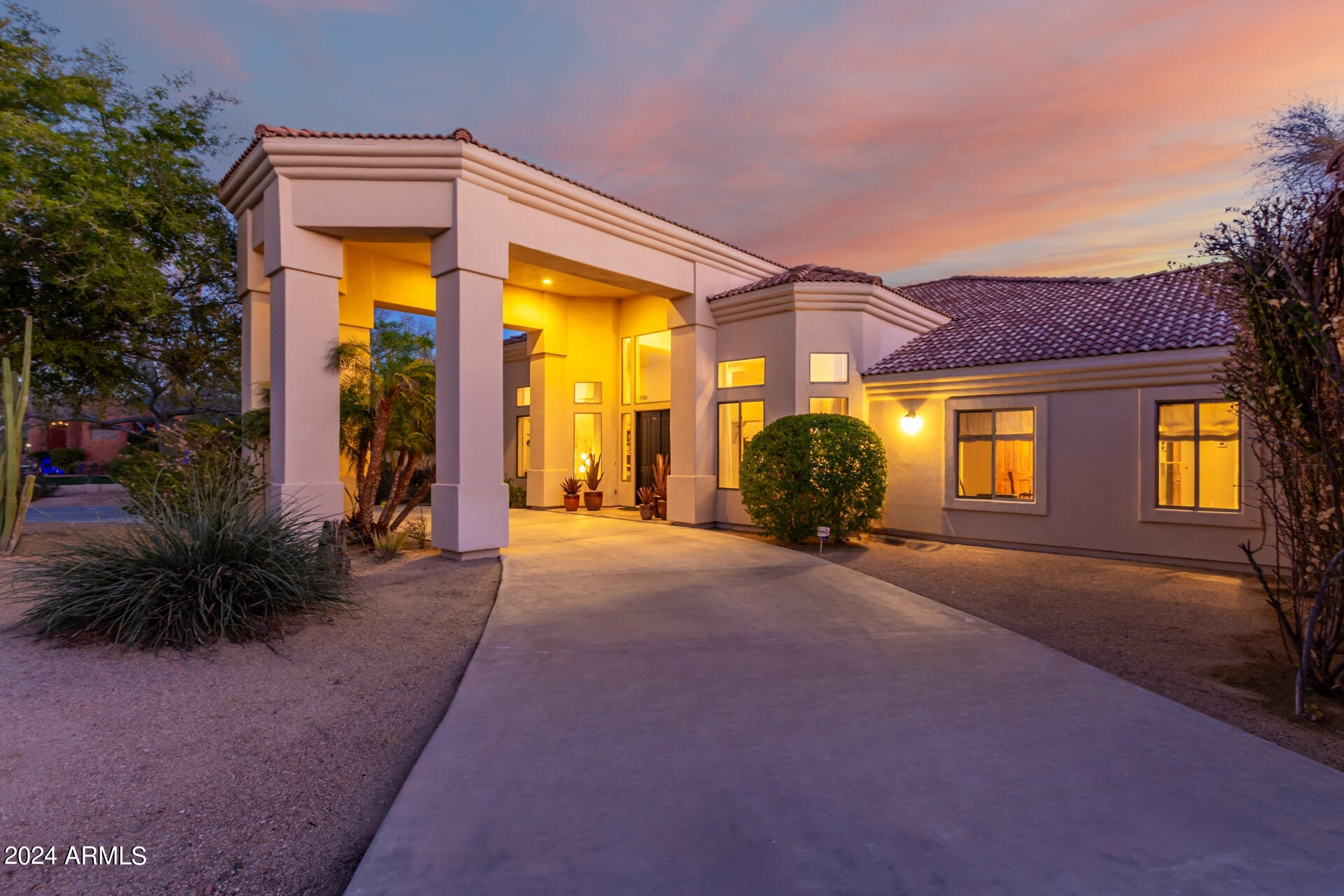 5205 W WINSTON Drive