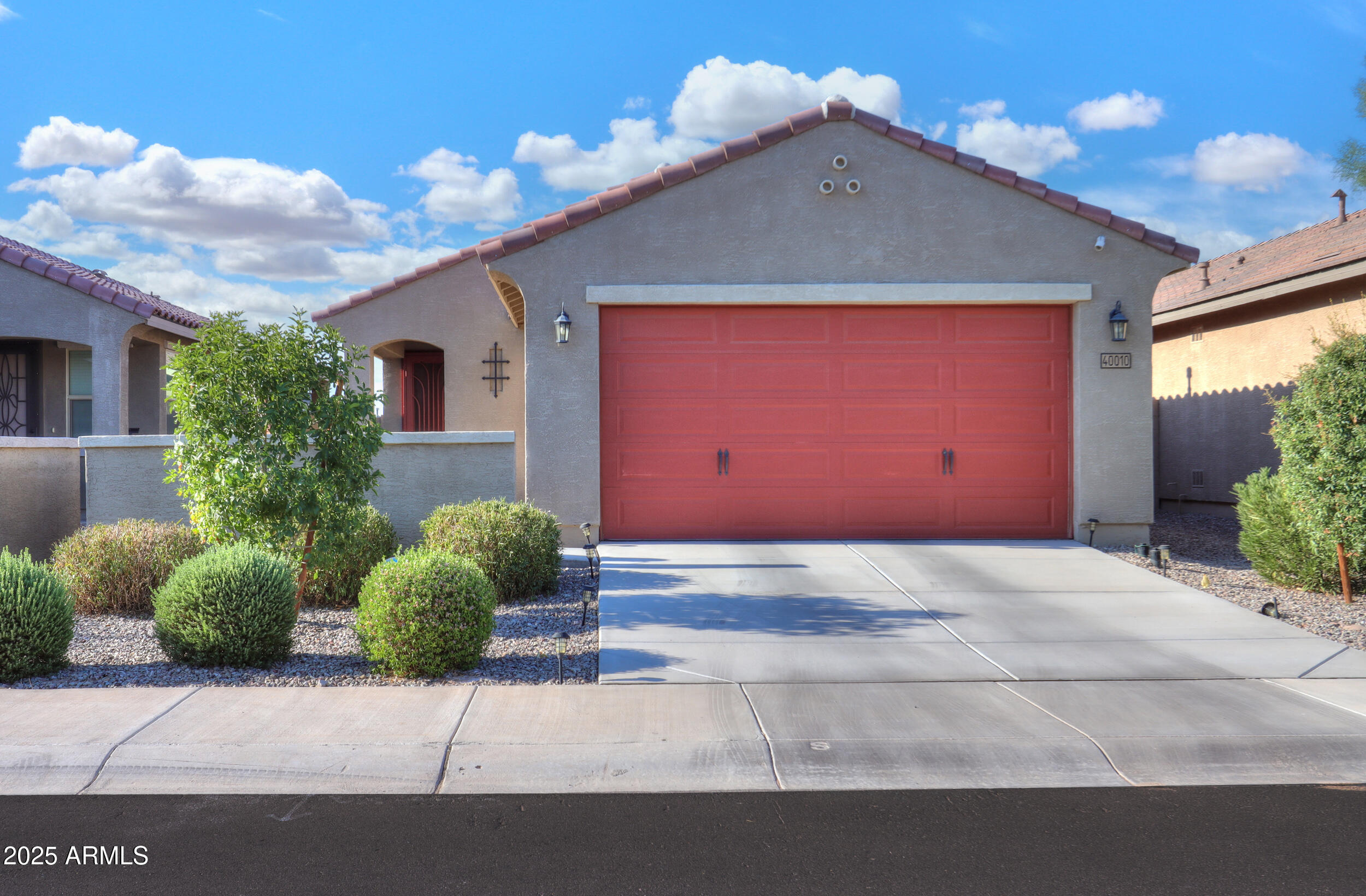 40010 W RIO LOBO Drive