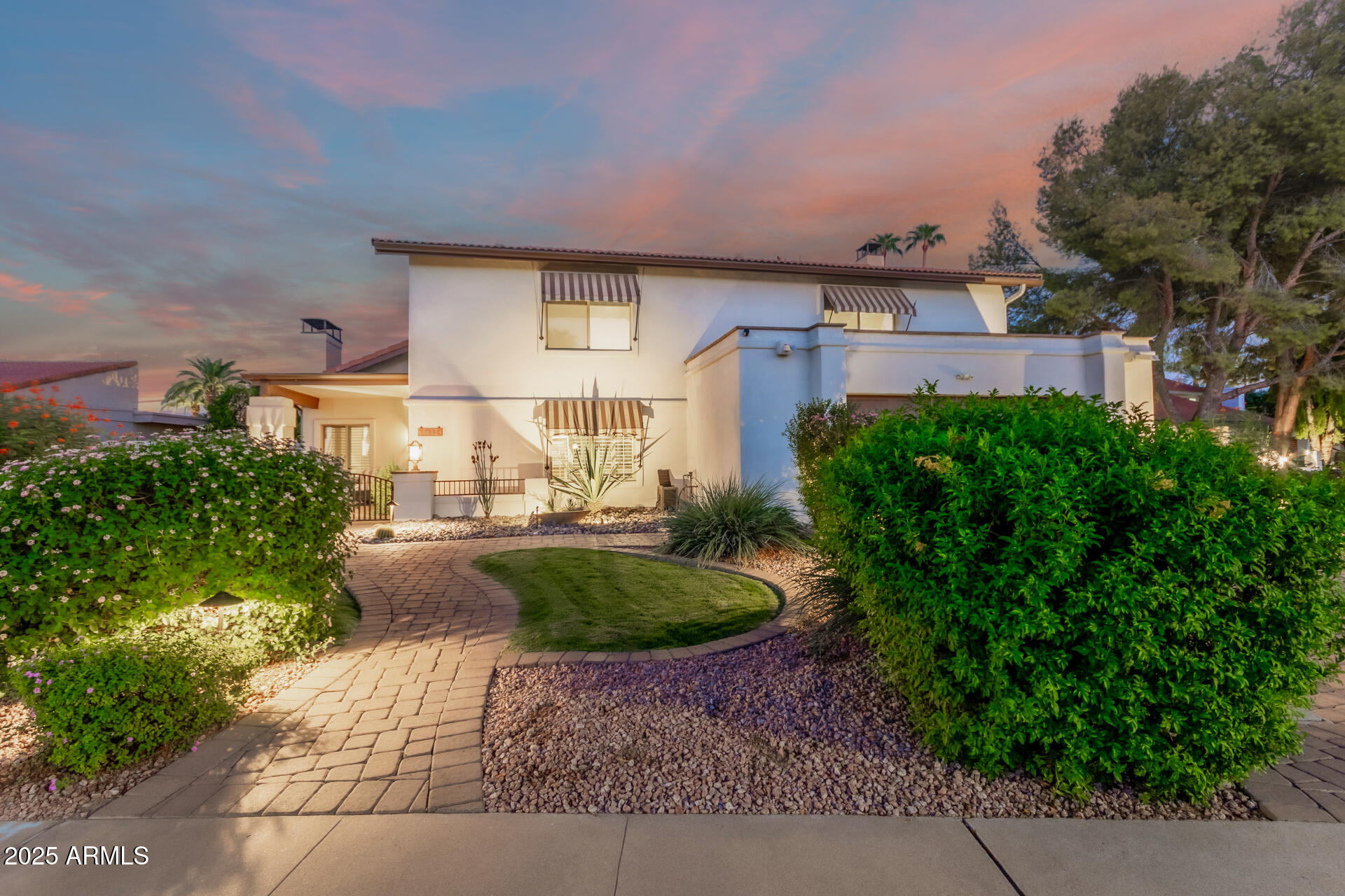 8625 N FARVIEW Drive