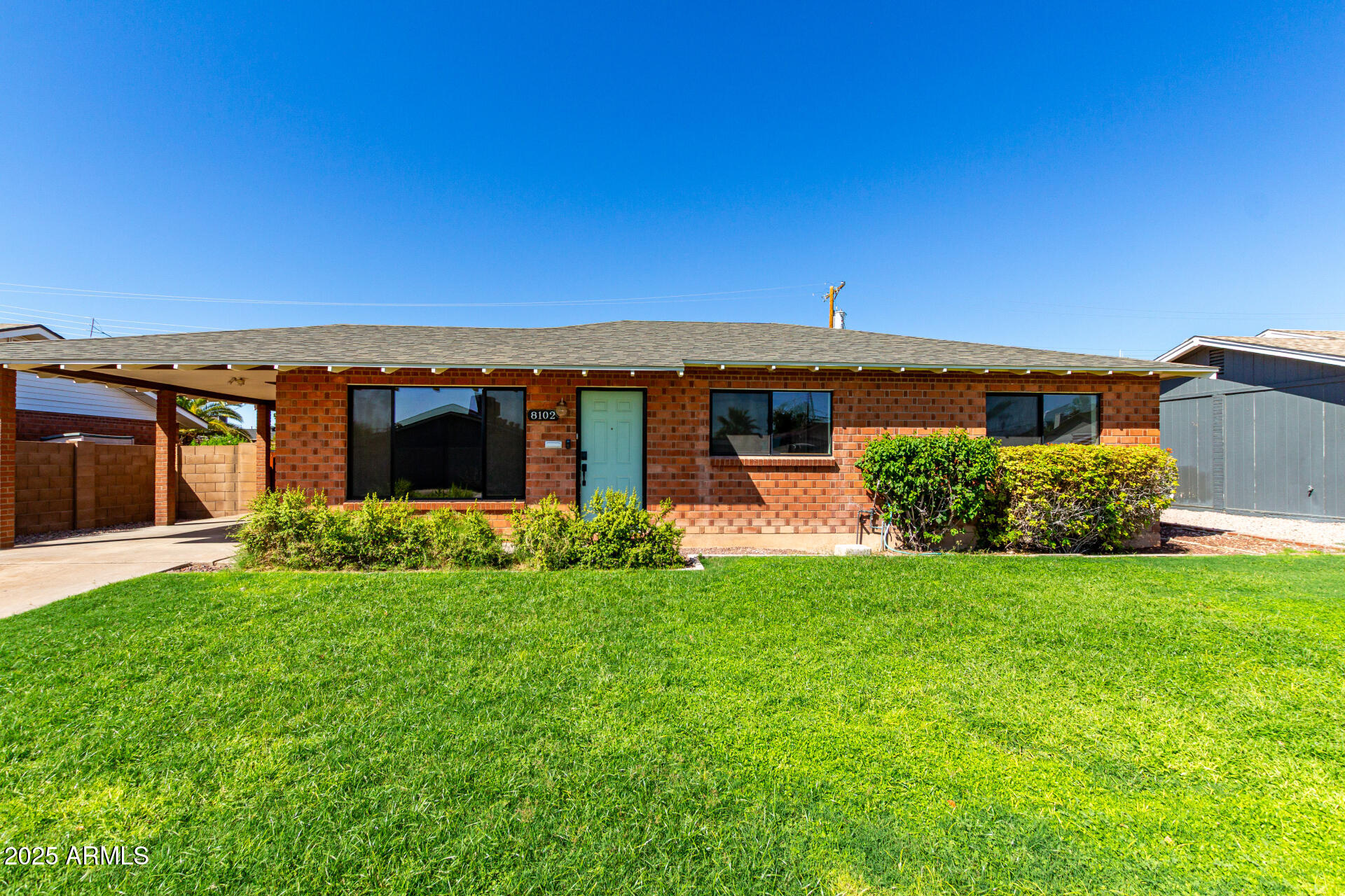 8102 E WHITTON Avenue