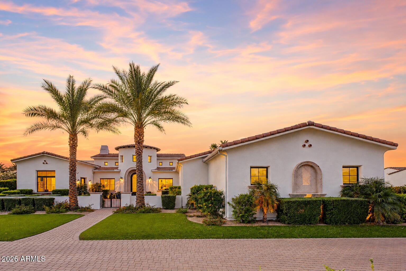 6823 E VALLEY VISTA Lane