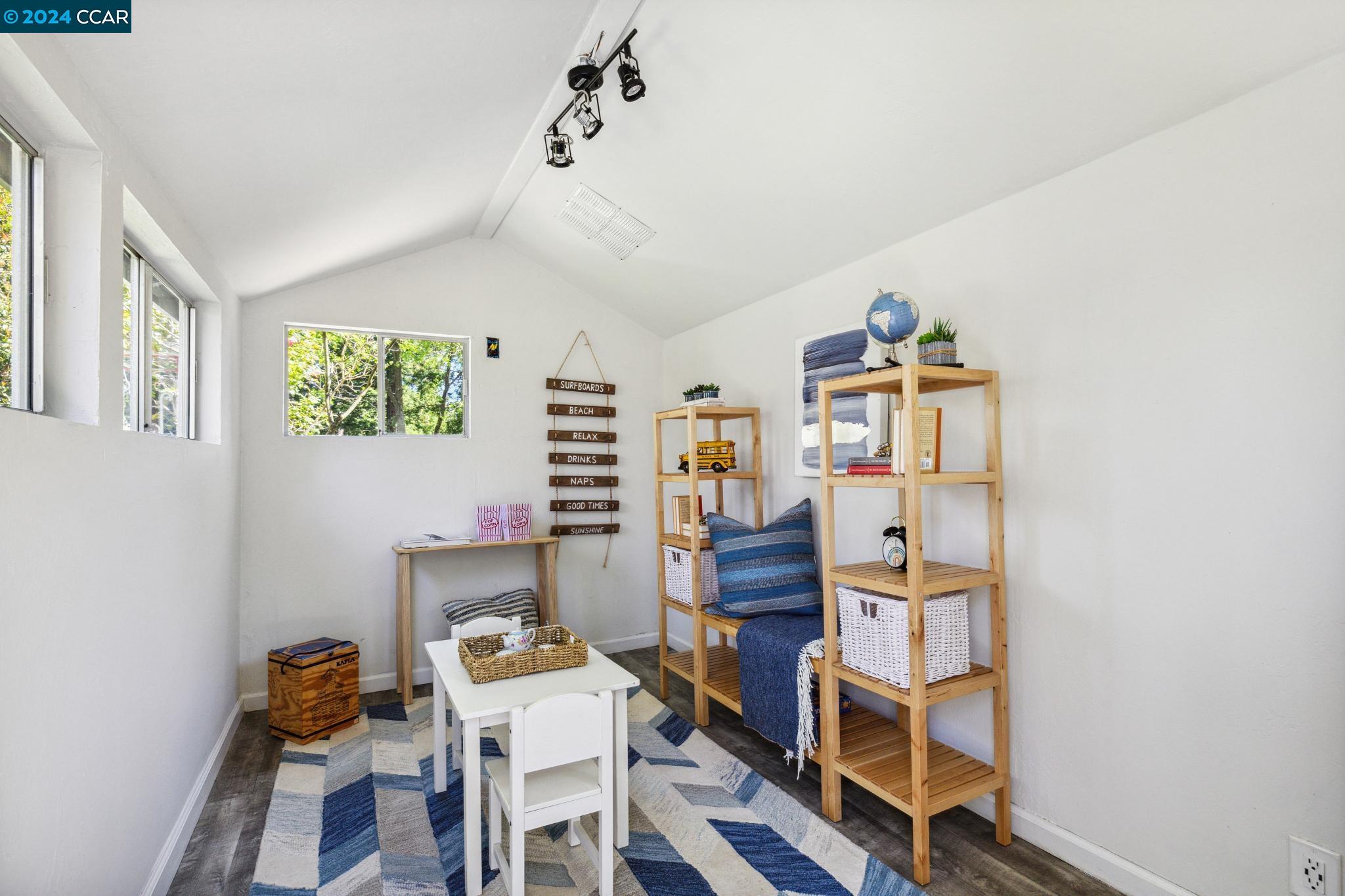 3164 Miranda Ave