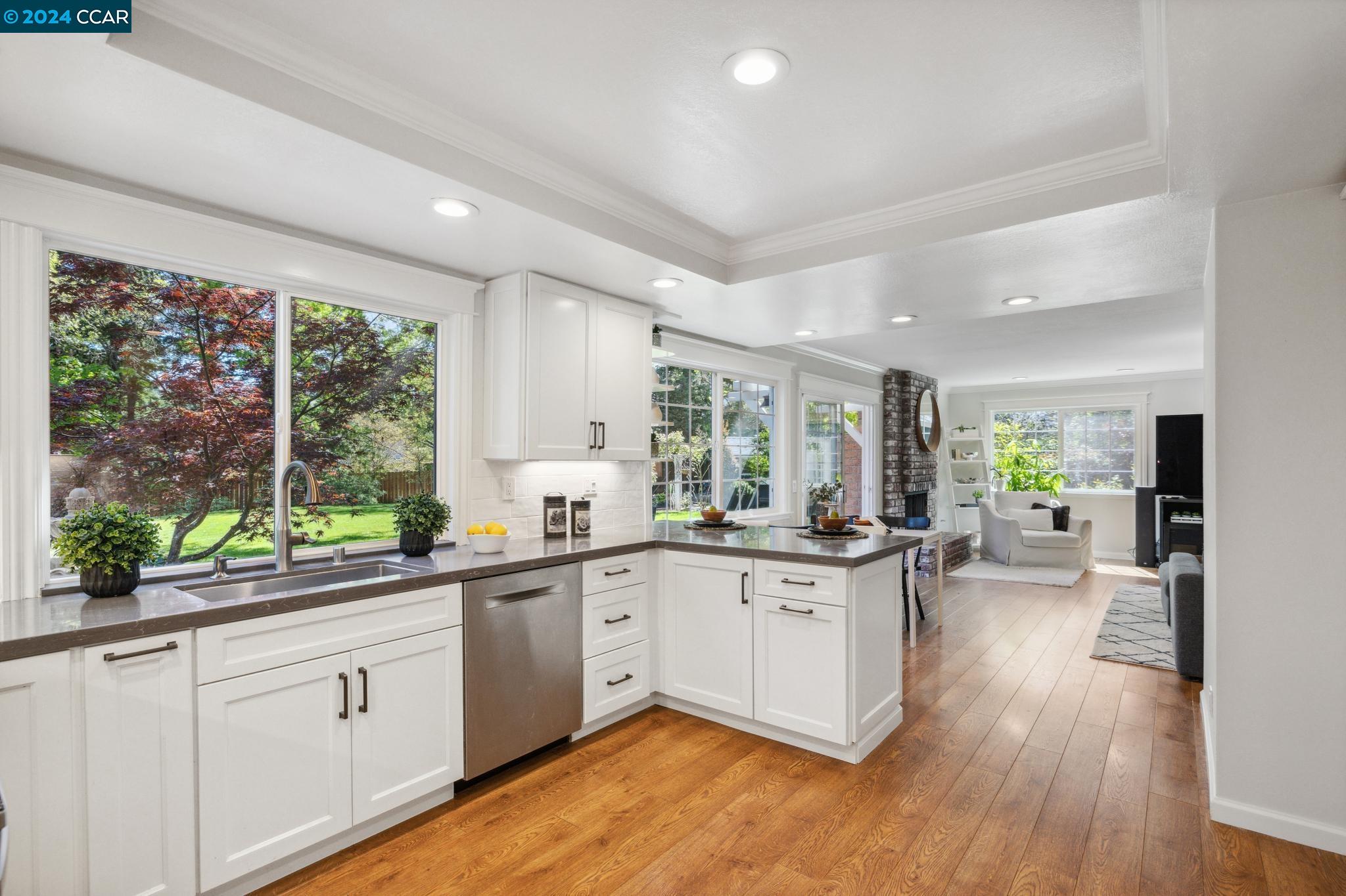 3164 Miranda Ave