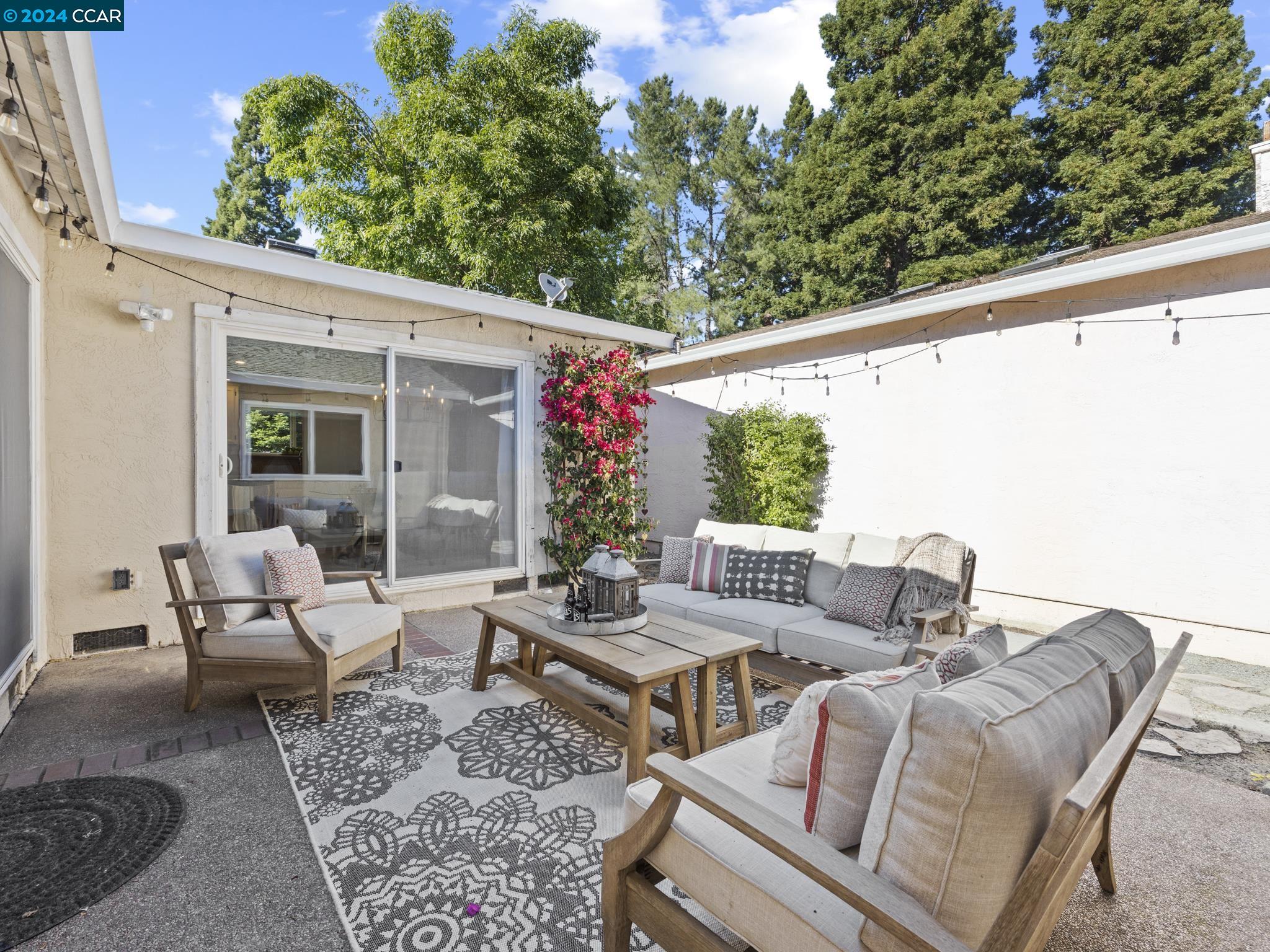 760 Senca Ct