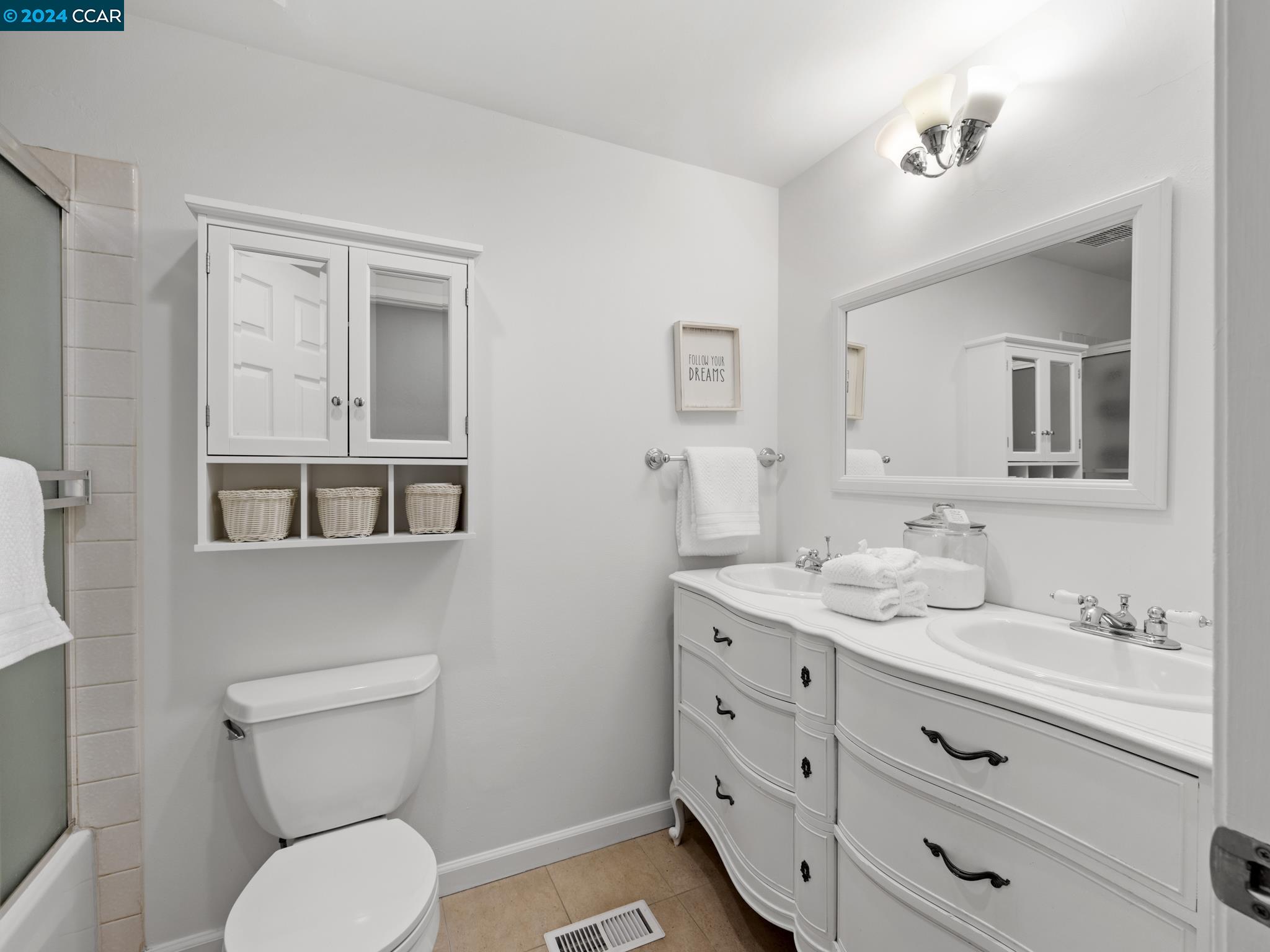 760 Senca Ct