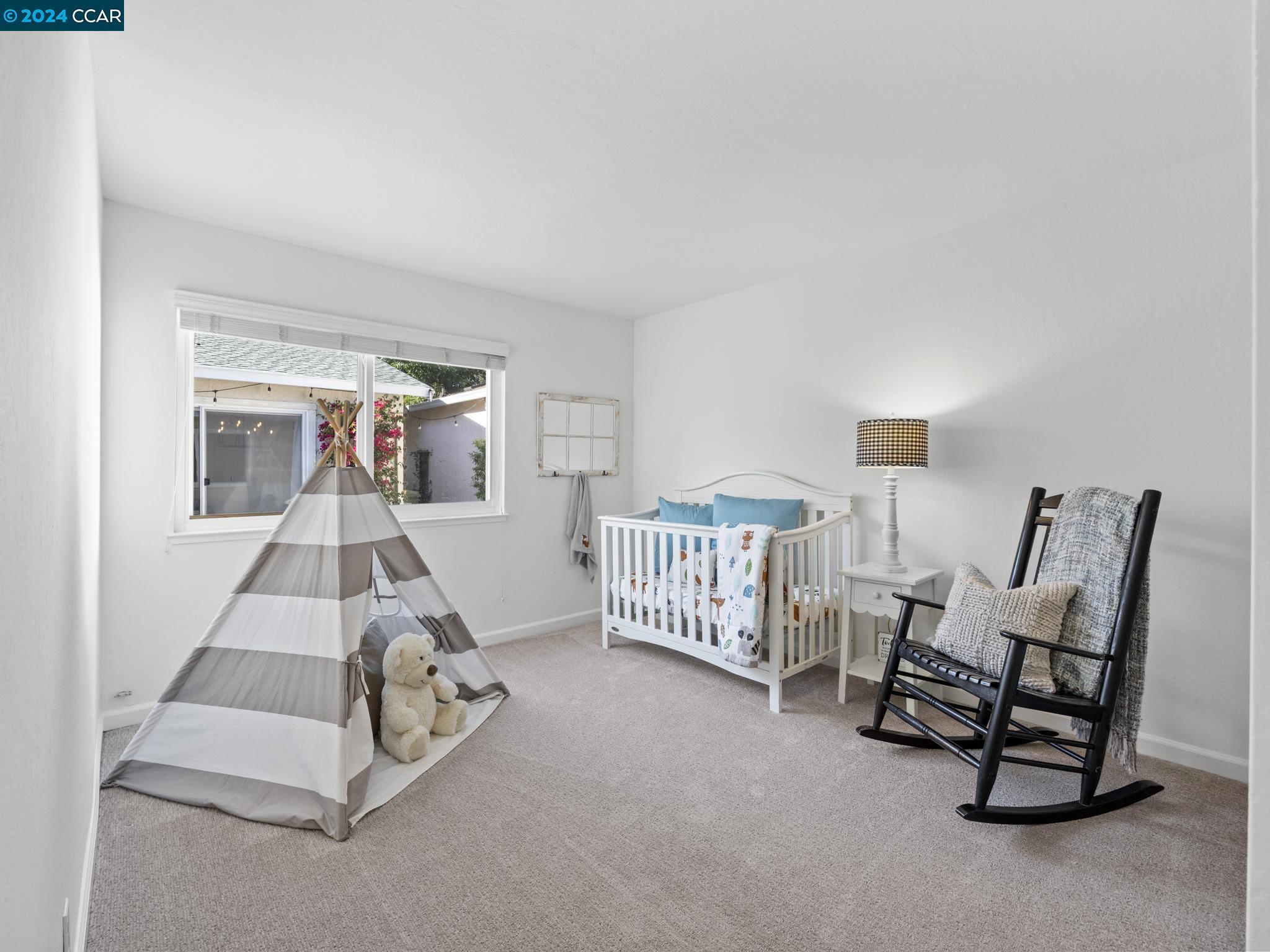 760 Senca Ct