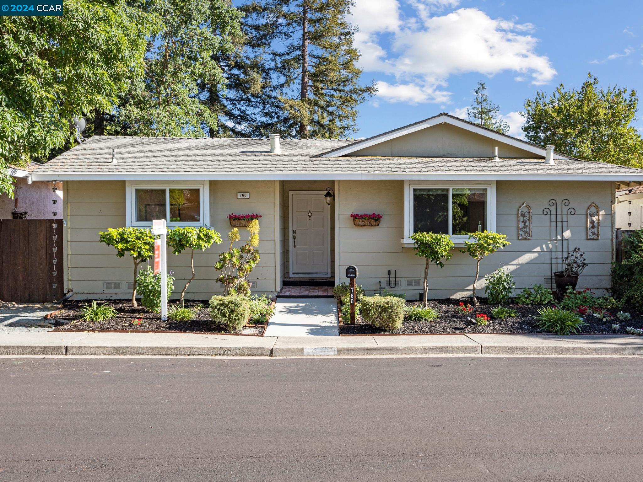 760 Senca Ct