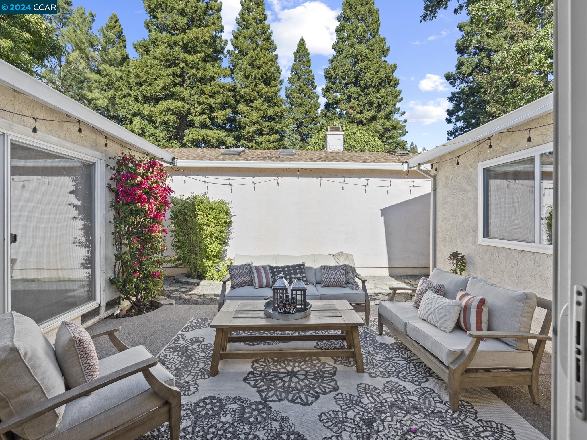 760 Senca Ct