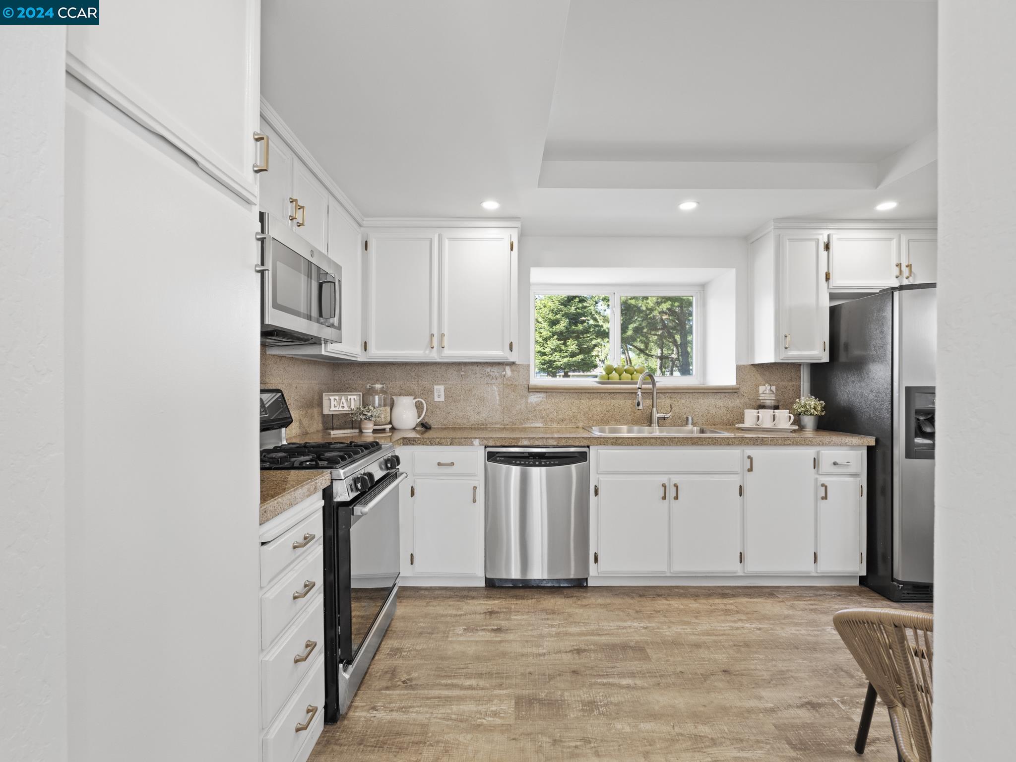 760 Senca Ct