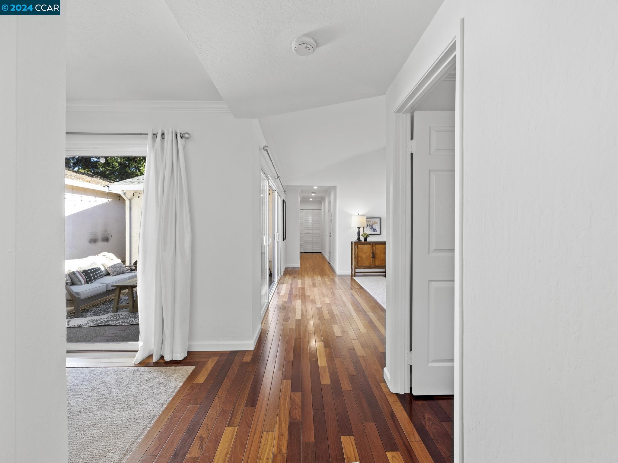 760 Senca Ct