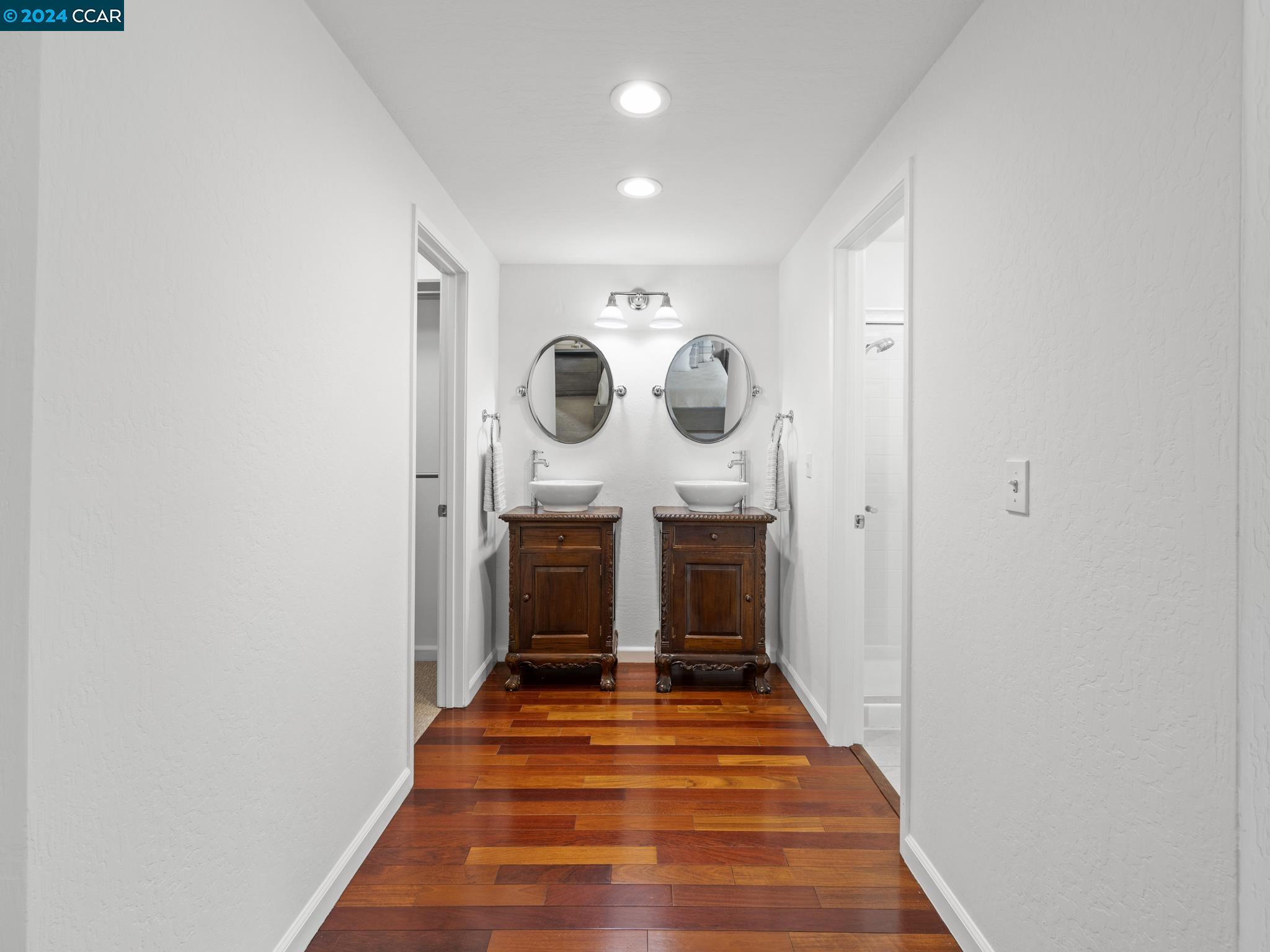 760 Senca Ct