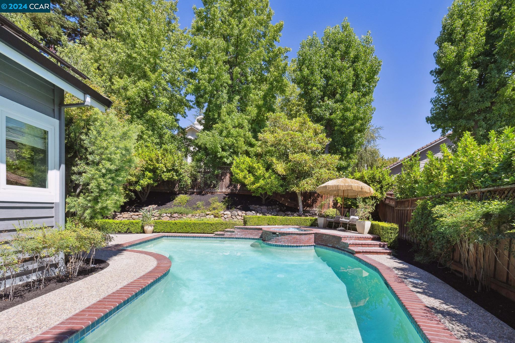 3235 Stonegate Dr