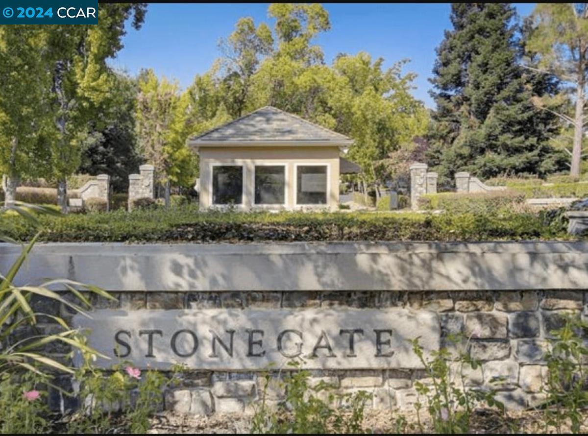 3235 Stonegate Dr